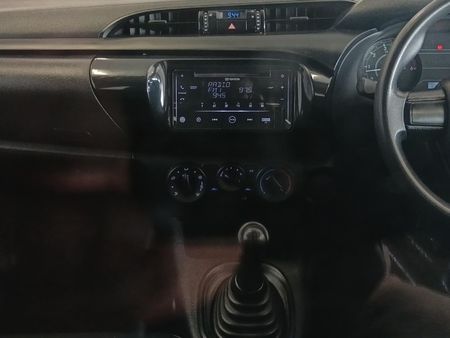 2024-Toyota-Hilux-24-GD-Single-Cab_10