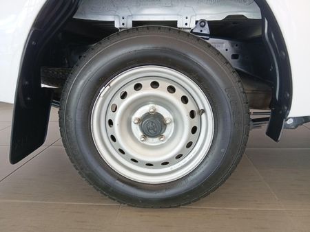 2024-Toyota-Hilux-24-GD-Single-Cab_15