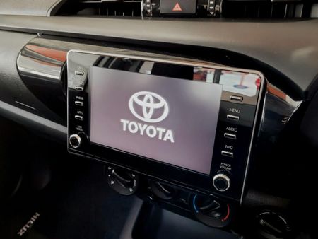 2026-Toyota-Hilux-24-GD-6-Raider-4x4-Auto-Single-Cab_10