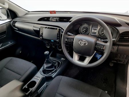 2026-Toyota-Hilux-24-GD-6-Raider-4x4-Auto-Single-Cab_6