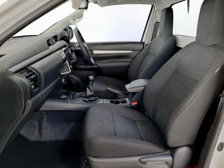 2026-Toyota-Hilux-24-GD-6-Raider-4x4-Auto-Single-Cab_7