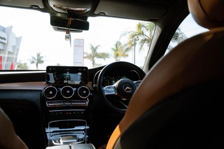 2022-Mercedes-Benz-GLC-300d-4Matic_14