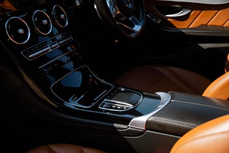 2022-Mercedes-Benz-GLC-300d-4Matic_20