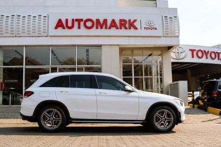 2022-Mercedes-Benz-GLC-300d-4Matic_26