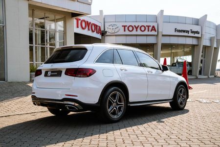 2022-Mercedes-Benz-GLC-300d-4Matic_28