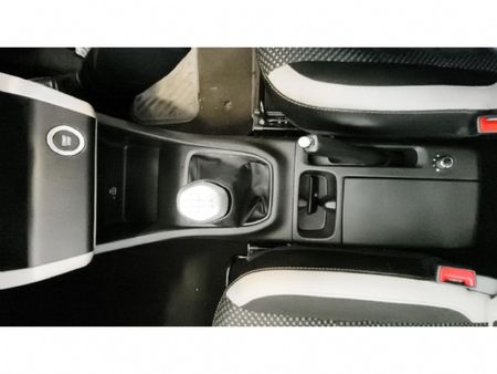 2020-Renault-Triber-10-Intens_22