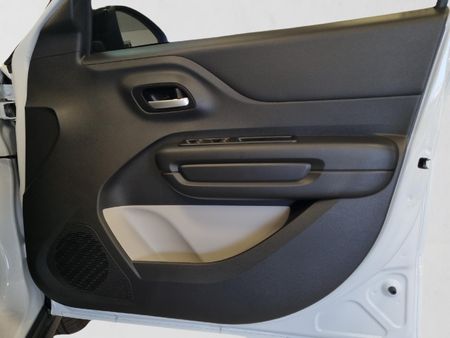 2026-Citroen-C3-12T-Max-Auto_14
