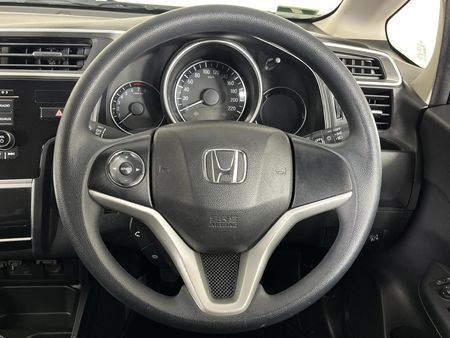 2022-Honda-WR-V-12-Comfort_11