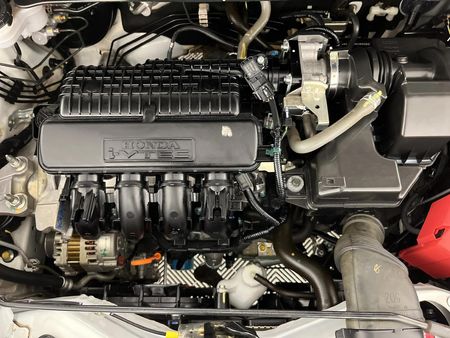 2022-Honda-WR-V-12-Comfort_12
