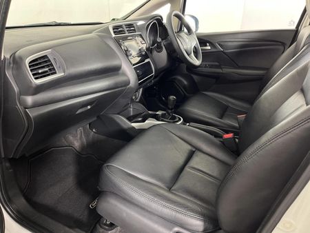 2022-Honda-WR-V-12-Comfort_8
