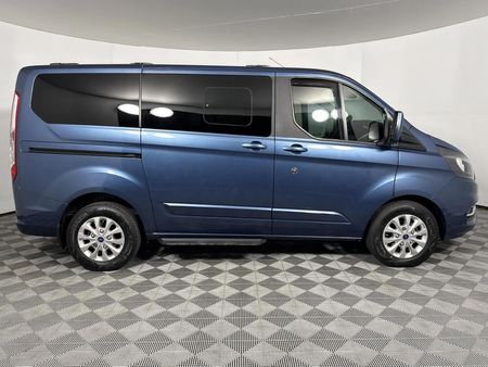 2021-Ford-Tourneo-Custom-LTD-22-TDCi-SWB-114kW_18