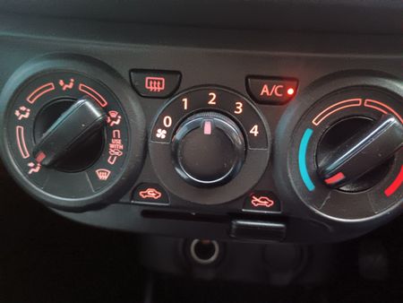 2023-Toyota-Vitz-10_13