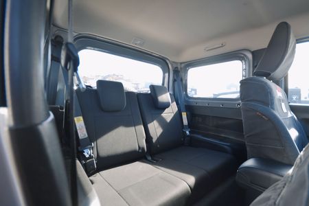 2022-Suzuki-Jimny-15-GLX_12