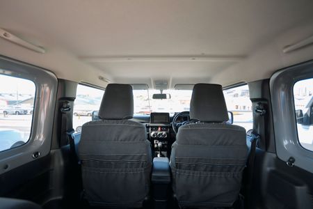 2022-Suzuki-Jimny-15-GLX_13