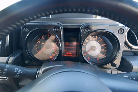 2022-Suzuki-Jimny-15-GLX_14