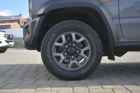 2022-Suzuki-Jimny-15-GLX_5
