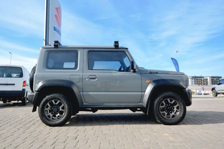 2022-Suzuki-Jimny-15-GLX_7