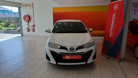 2019-Toyota-Yaris-15-XS-5-dr_1