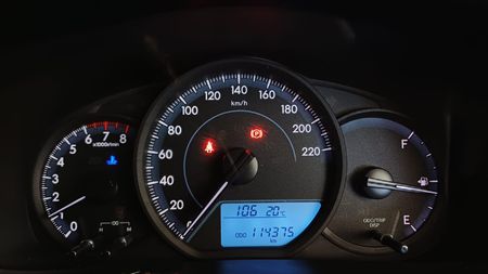 2019-Toyota-Yaris-15-XS-5-dr_6