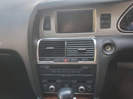 2008-Audi-Q7-42-TDI-V8-quattro-Auto_13