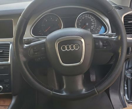2008-Audi-Q7-42-TDI-V8-quattro-Auto_17