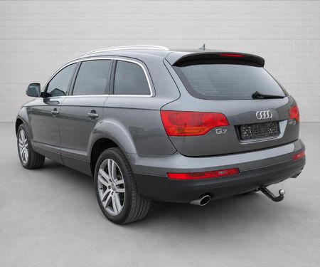 2008-Audi-Q7-42-TDI-V8-quattro-Auto_1
