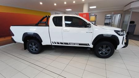 2025-Toyota-Hilux-24-GD-6-Raised-Body-Raider-Auto-Extended-Cab_3