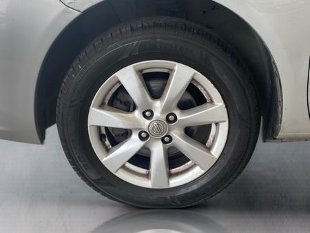 2013-Nissan-Almera-15-Acenta_19