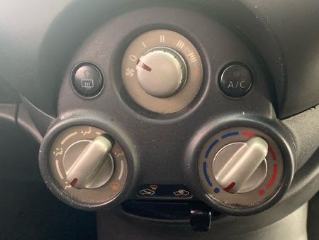 2013-Nissan-Almera-15-Acenta_24