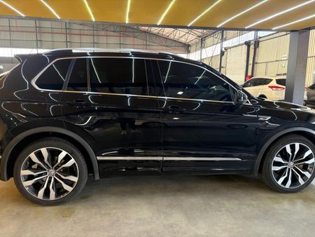 2019-Volkswagen-Tiguan-20-TSI-Highline-4Motion-Auto_3
