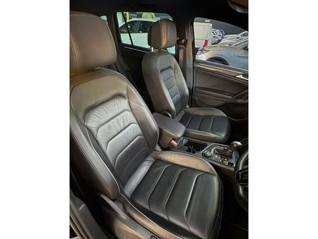 2019-Volkswagen-Tiguan-20-TSI-Highline-4Motion-Auto_6