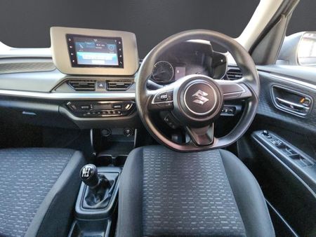 2025-Suzuki-Swift-12-GL_10