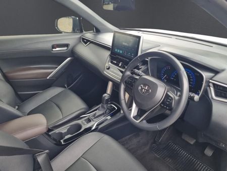 2025-Toyota-Corolla-Cross-18-XS_8