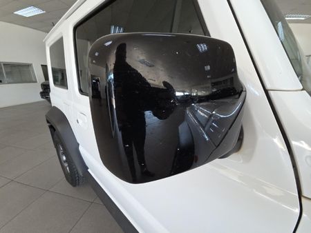 2023-Suzuki-Jimny-15-GLX_9