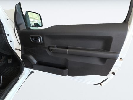 2023-Suzuki-Jimny-15-GLX_14