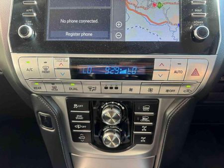 2023-Toyota-Land-Cruiser-Prado-28-GD-VX-Auto_9