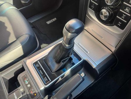 2023-Toyota-Land-Cruiser-Prado-28-GD-VX-Auto_11