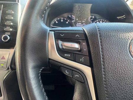 2023-Toyota-Land-Cruiser-Prado-28-GD-VX-Auto_13