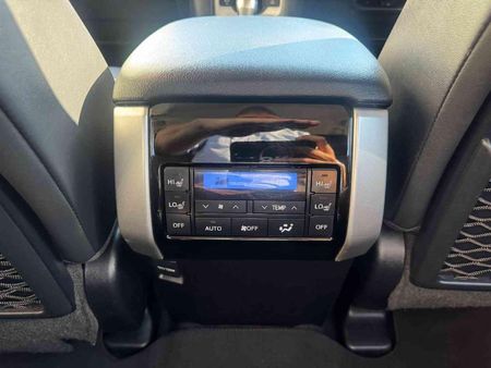 2023-Toyota-Land-Cruiser-Prado-28-GD-VX-Auto_17