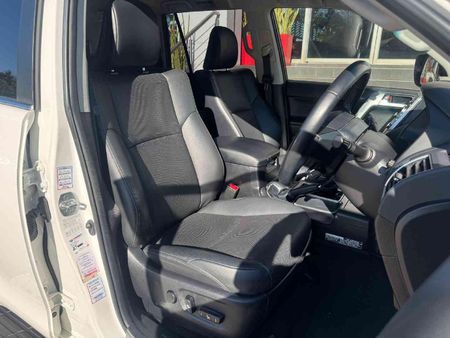 2023-Toyota-Land-Cruiser-Prado-28-GD-VX-Auto_20