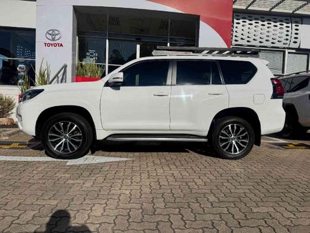 2023-Toyota-Land-Cruiser-Prado-28-GD-VX-Auto_23