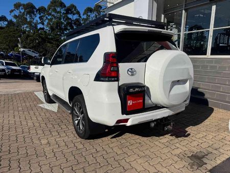 2023-Toyota-Land-Cruiser-Prado-28-GD-VX-Auto_24