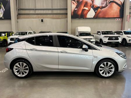 2016-Opel-Astra-14T-Enjoy-5-dr_1