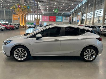 2016-Opel-Astra-14T-Enjoy-5-dr_5