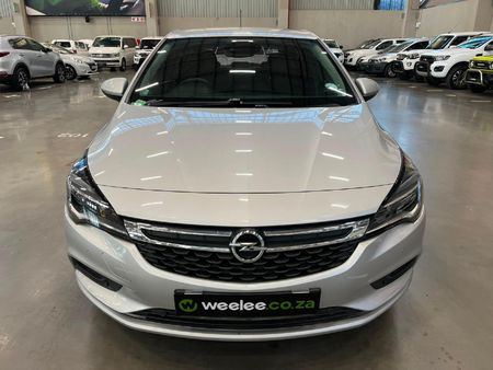 2016-Opel-Astra-14T-Enjoy-5-dr_7