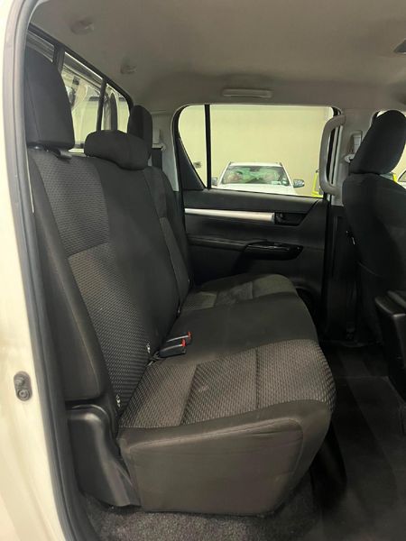 2019-Toyota-Hilux-24-GD-6-Raised-Body-SRX-Double-Cab_11
