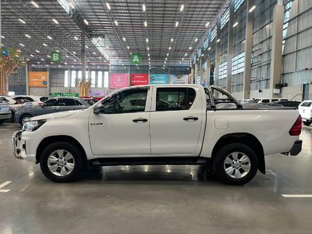 2019-Toyota-Hilux-24-GD-6-Raised-Body-SRX-Double-Cab_5
