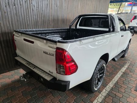 2018-Toyota-Hilux-24-GD-6-SRX-4x4-Single-Cab_3