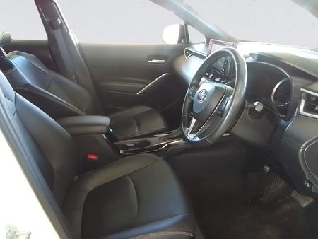 2024-Toyota-Corolla-Cross-18-XS_12