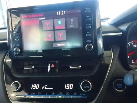 2024-Toyota-Corolla-Cross-18-XS_19